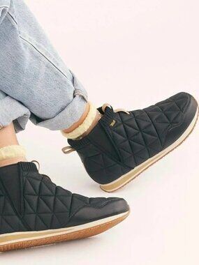 Teva ReEmber Mid Platform Bootie Womens Ankle Snow Rain Shoes Quilted Black 7